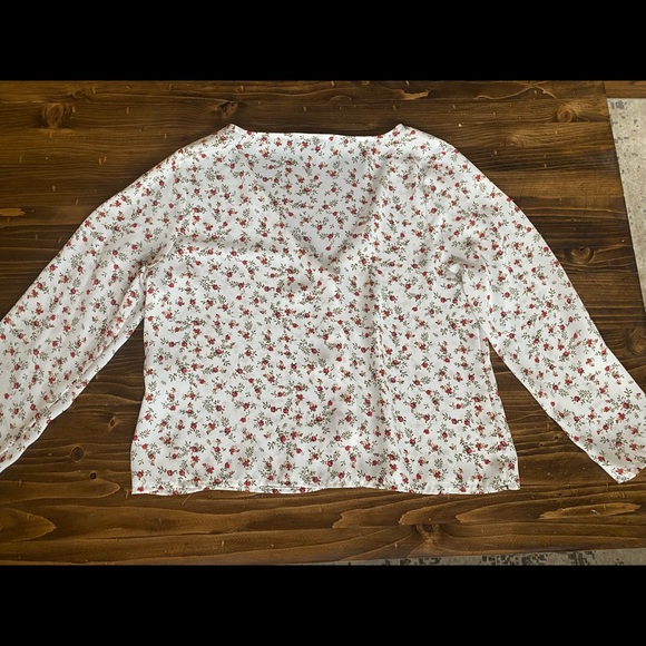 Small, cropped top, 100% polyester - Picture 2 of 5